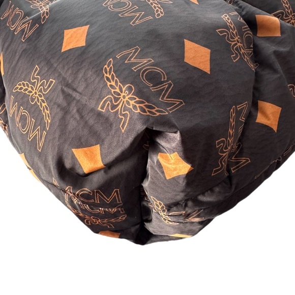 MCM Munchen Maxi Monogram Quilted Nylon Large Tote Bag Black/Copper NWT - Picture 10 of 13